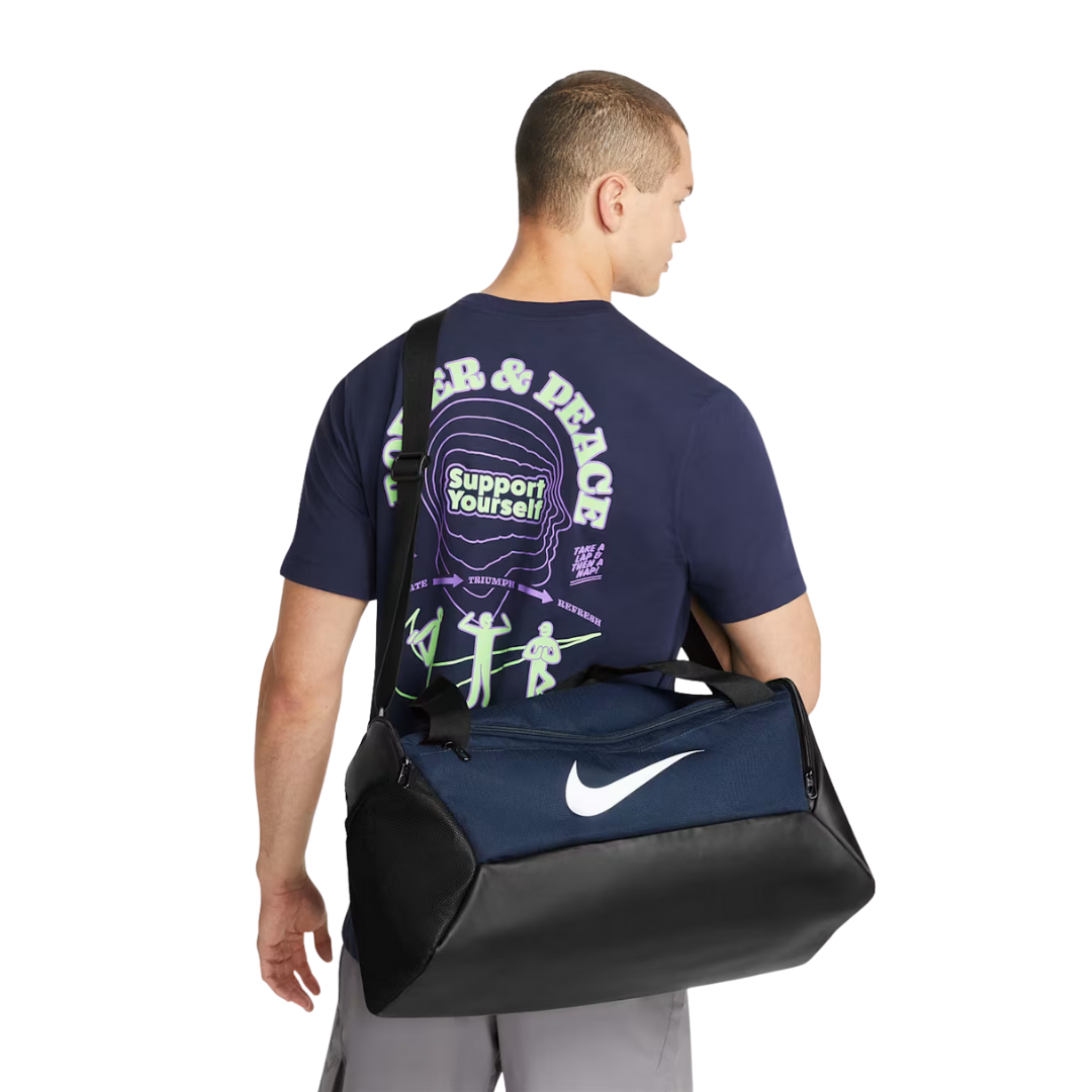 Nike Brasilia 9.5 ( Small, 41L) Duffel