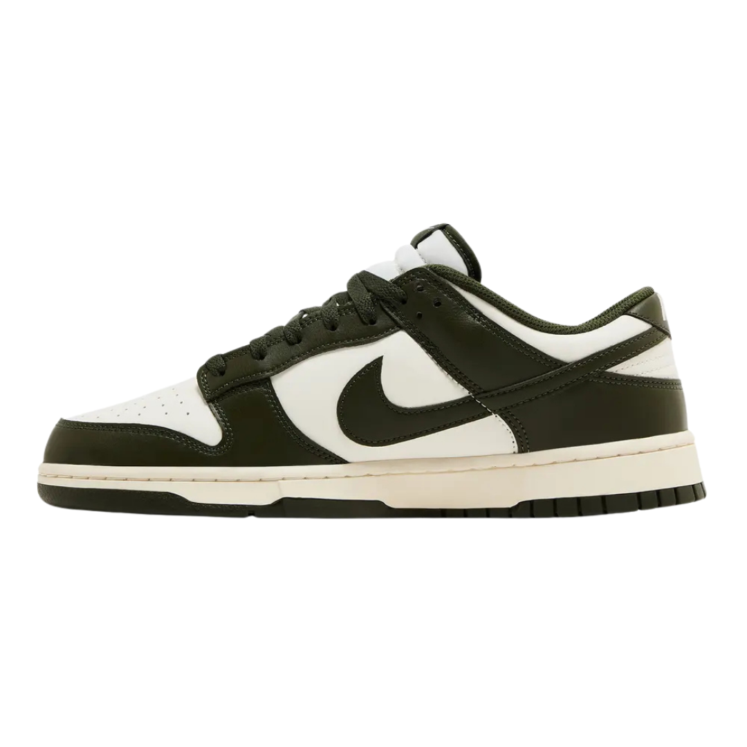 Nike Dunk Low Retro Sneakers