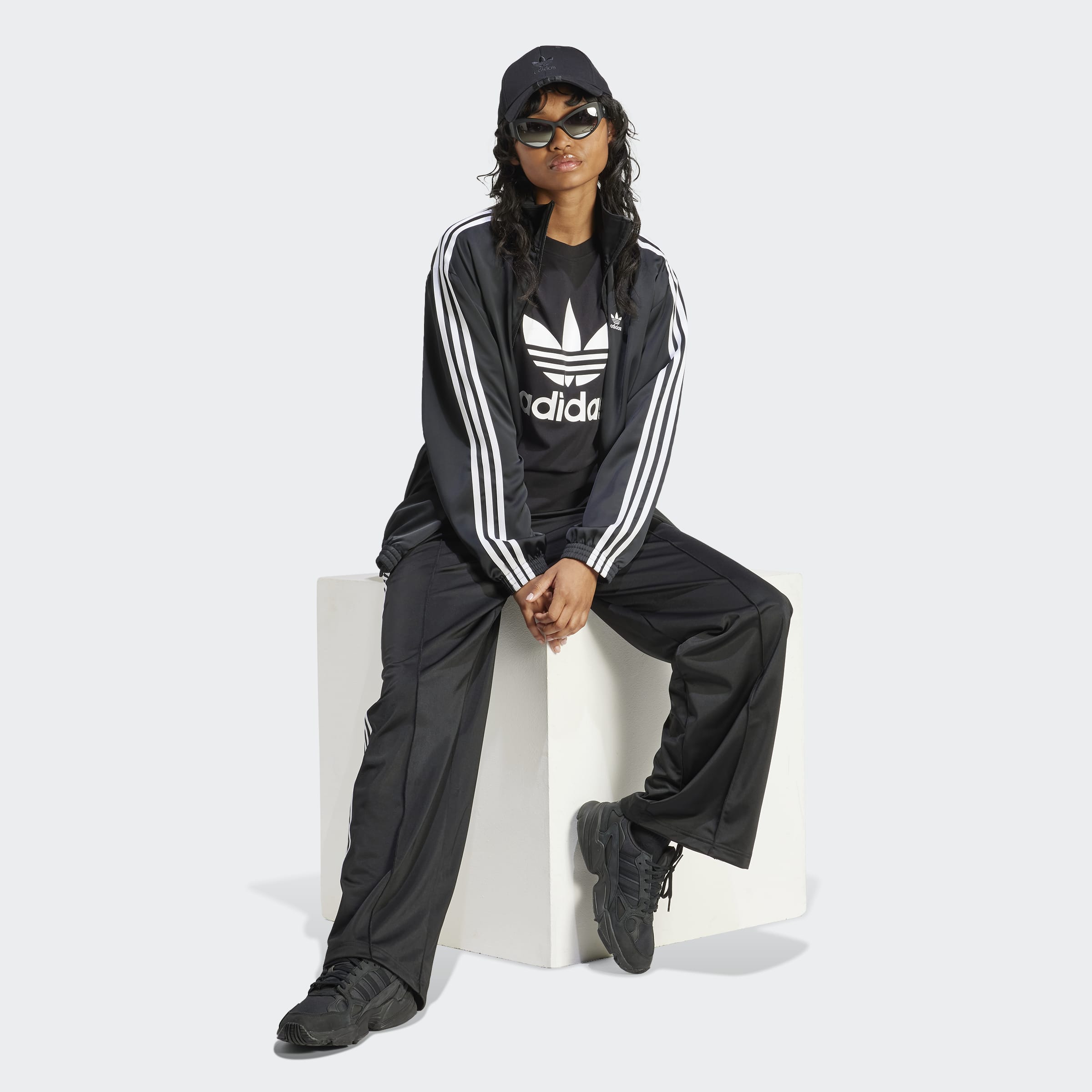 Trefoil Adults Female Tshirts Black